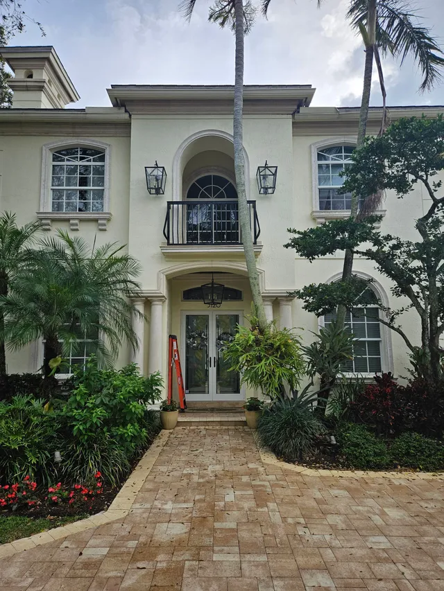 Window washing in Parkland FL