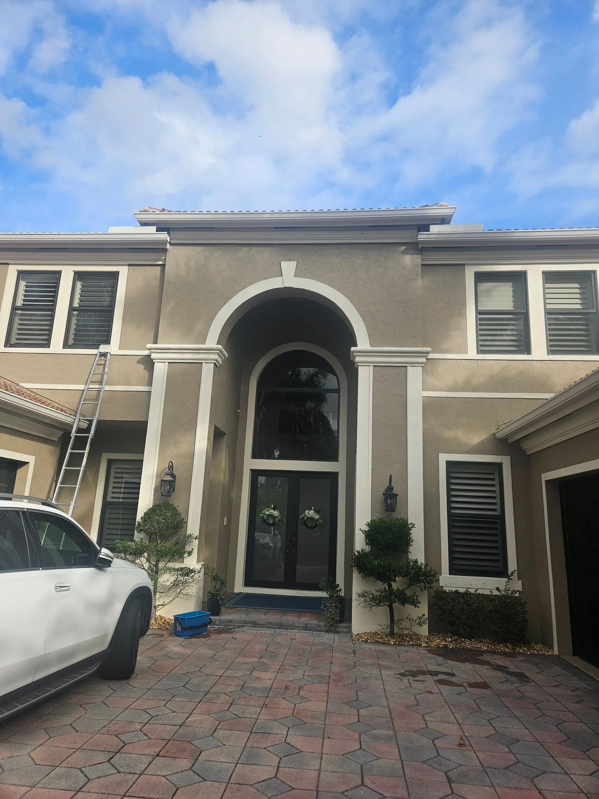 Window washing service in Delray Beach
